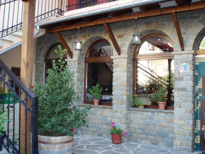 Lefteris Hotell Alatopetra Exteriör bild