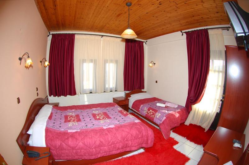 Lefteris Hotell Alatopetra Exteriör bild