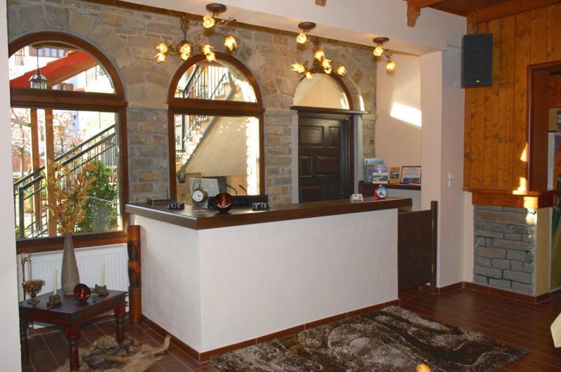 Lefteris Hotell Alatopetra Exteriör bild